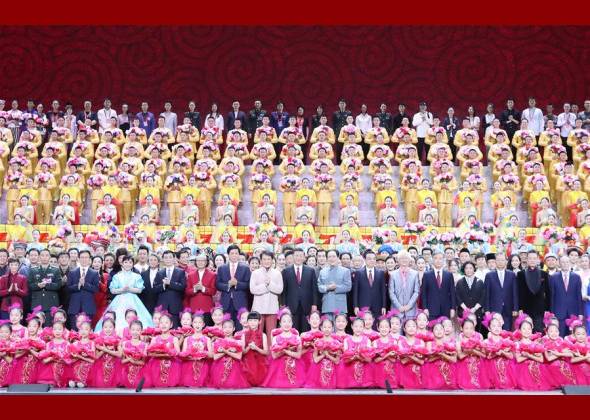 China Holds Art Performance to Celebrate 70th Founding Anniv